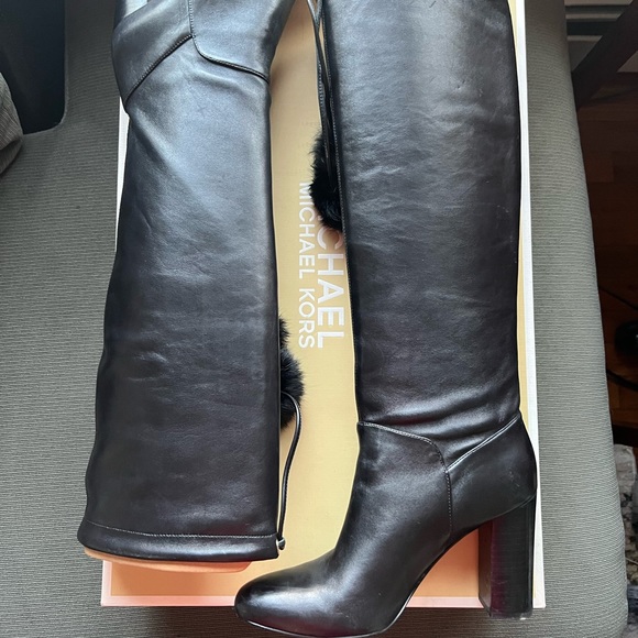 MICHAEL KORS Remi Tall Black Leather & Rabbit Fur Boots Shoes US 8.5 EUR 39 - Picture 1 of 8